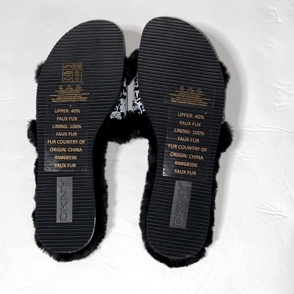 NEW DKNY Bevan Flat Faux Fur NYC
Graffiti slides 7 - Picture 6 of 7